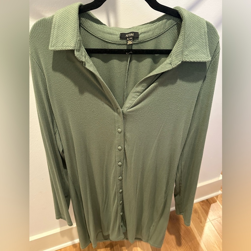 **Last Chance***Like new AFRM green button up dress